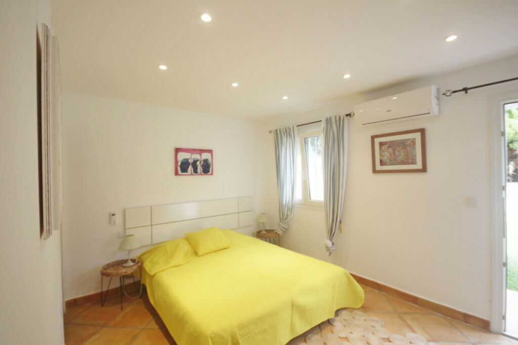 Detached Villa Moraira Alicante - image 11
