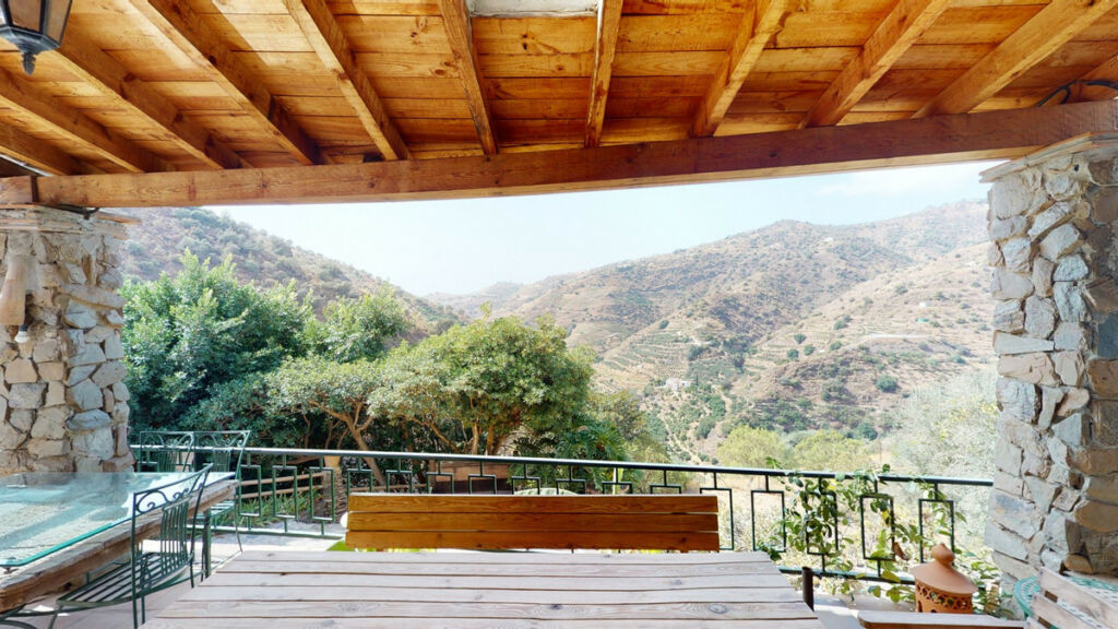 Detached Villa Sayalonga Málaga - image 14
