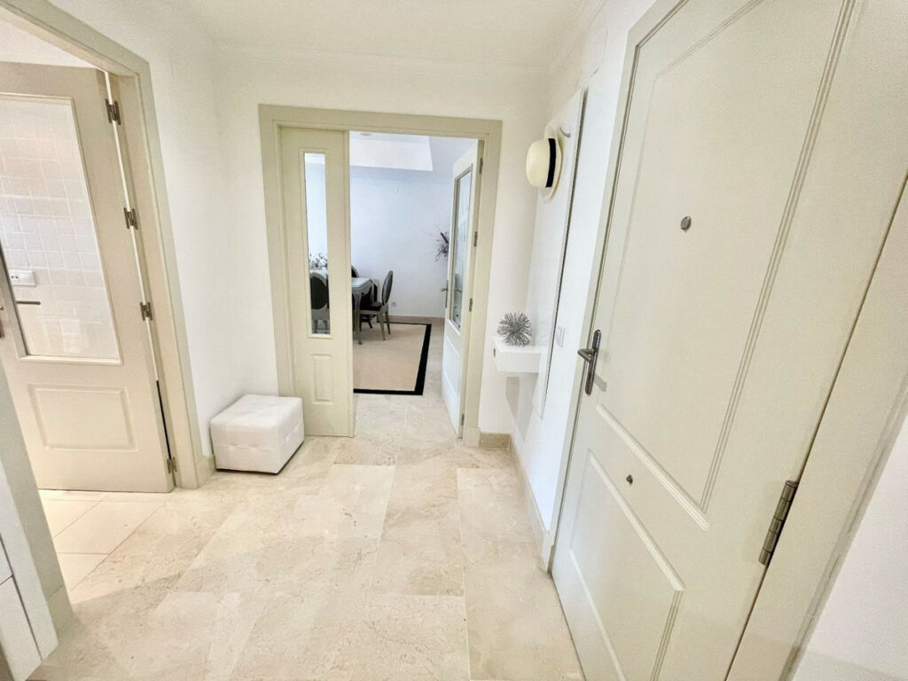 Ground Floor Apartment The Golden Mile Málaga - image 18