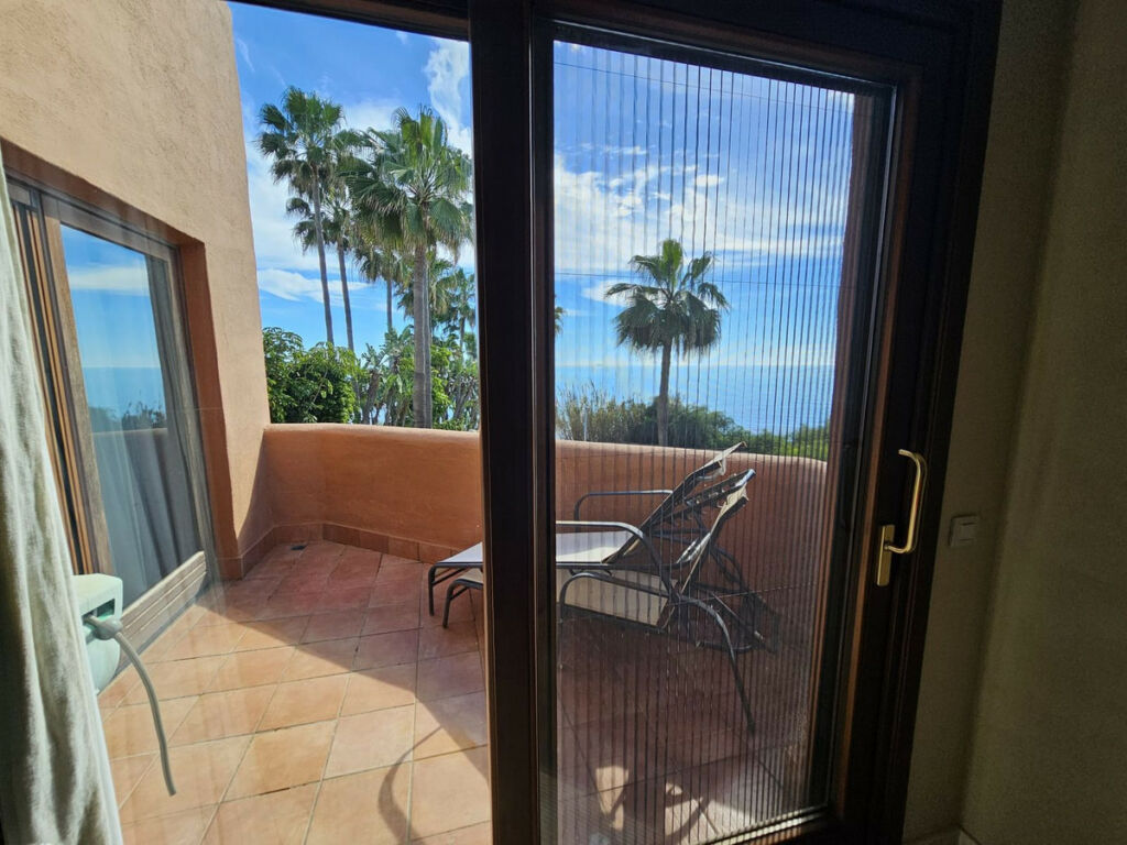Middle Floor Apartment Estepona Málaga - image 14