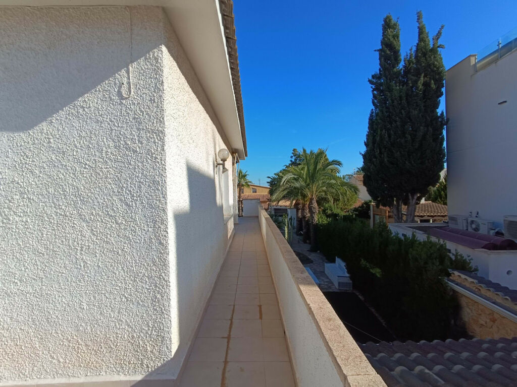 Detached Villa La Zenia Alicante - image 14