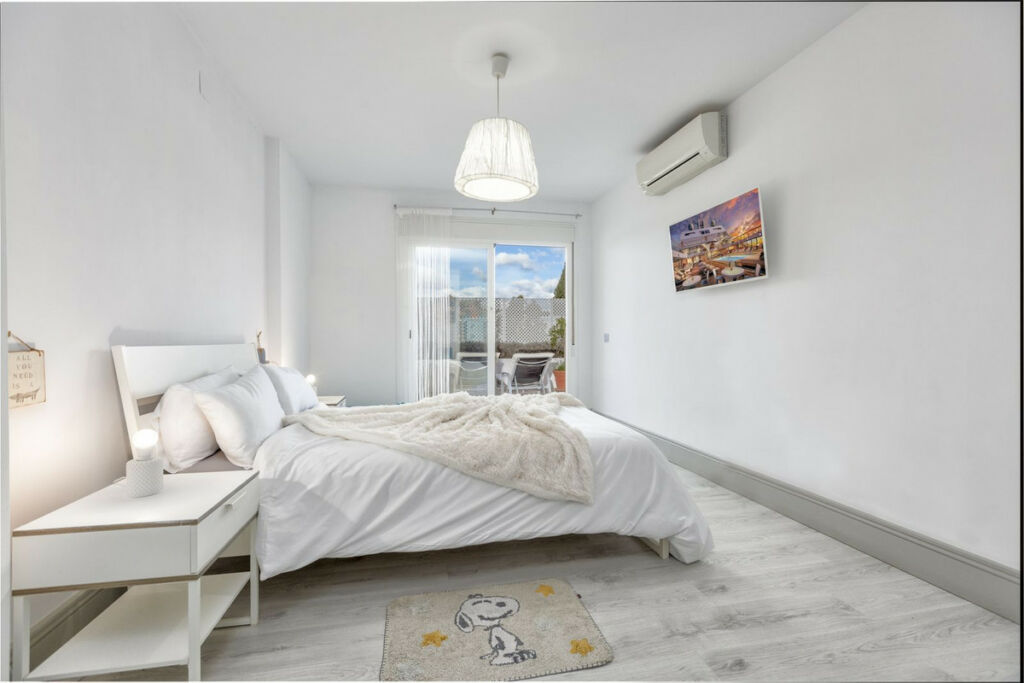 Middle Floor Apartment Nueva Andalucía Málaga - image 17