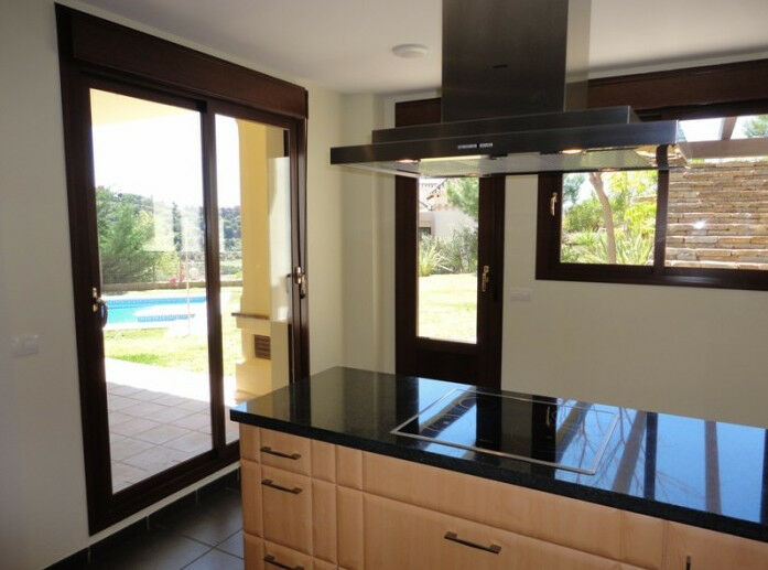 Detached Villa Los Arqueros Málaga - image 14