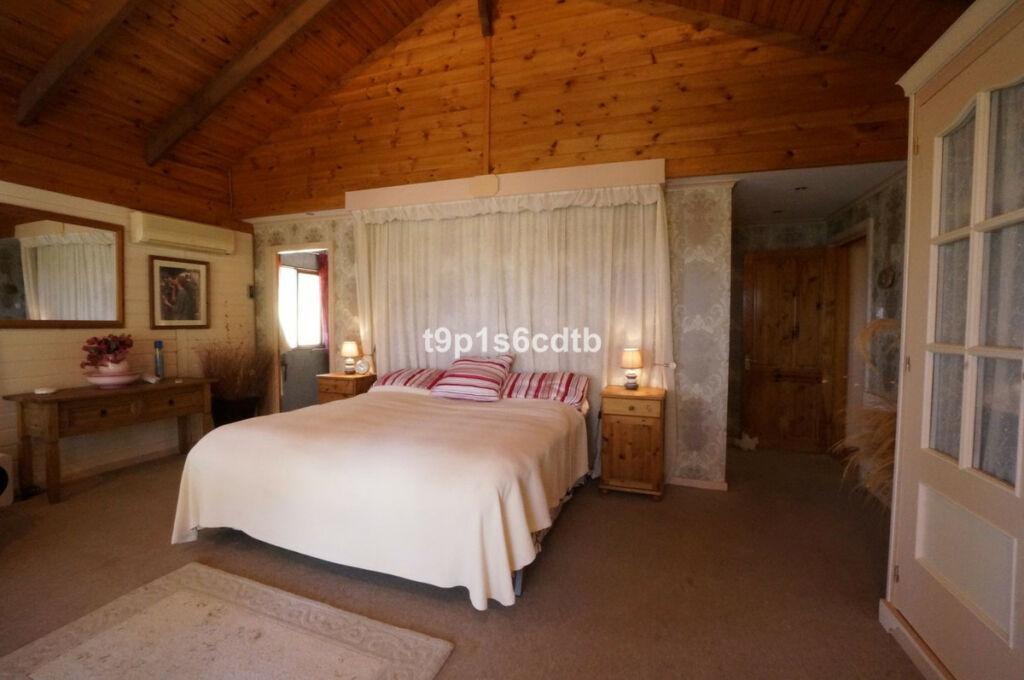 Detached Villa Monda Málaga - image 14