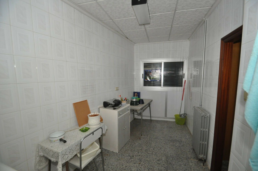 Townhouse Petrer Alicante - image 14