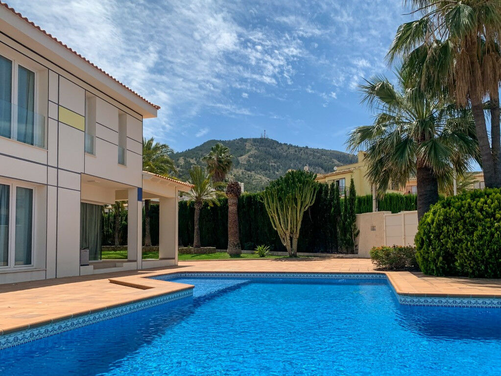 Detached Villa Albir Alicante - image 8