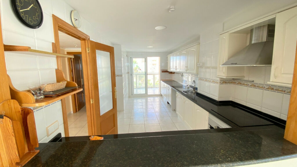 Middle Floor Apartment Calpe Alicante - image 15