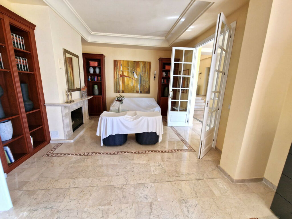 Detached Villa Calahonda Málaga - image 15