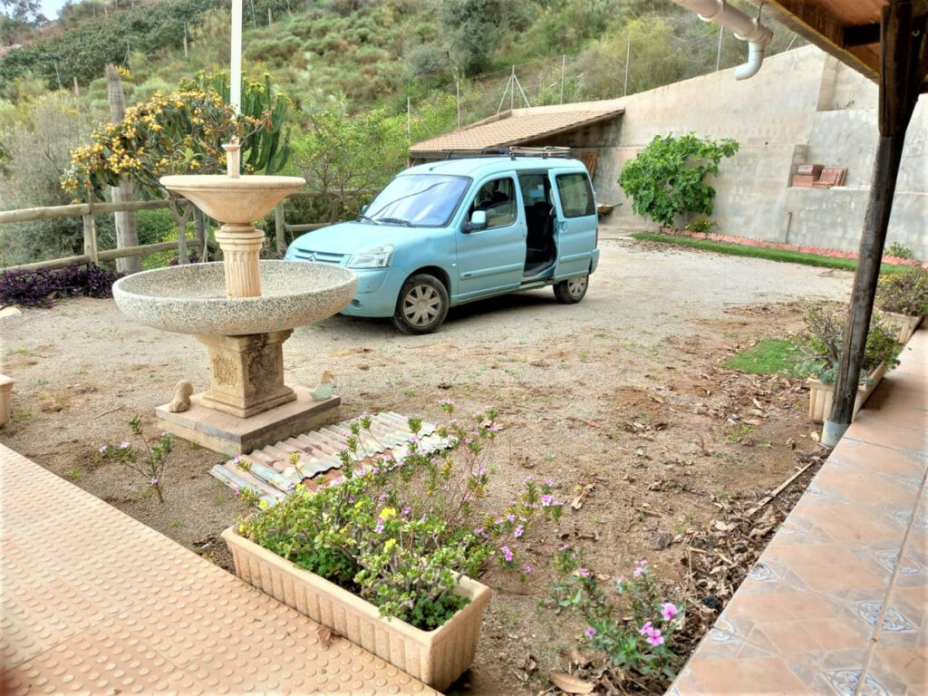 Detached Villa Almayate Málaga - image 15