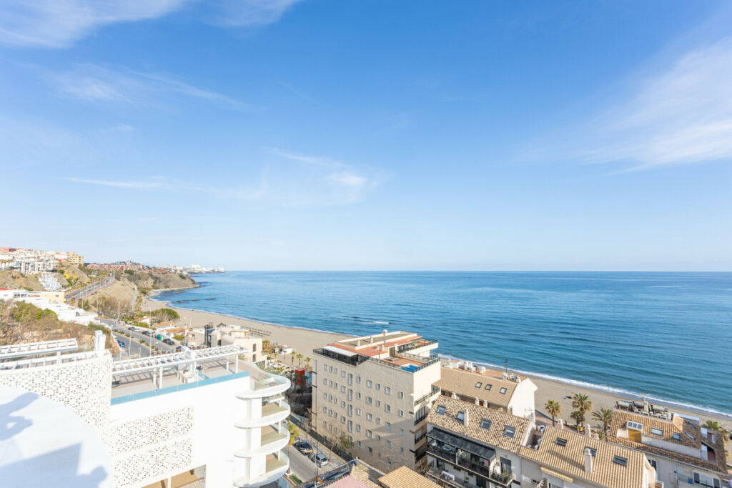 Penthouse Carvajal Málaga - image 15
