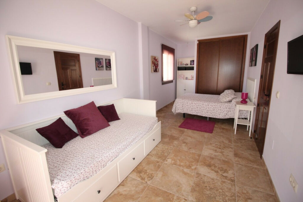 Semi-Detached House Salares Málaga - image 15