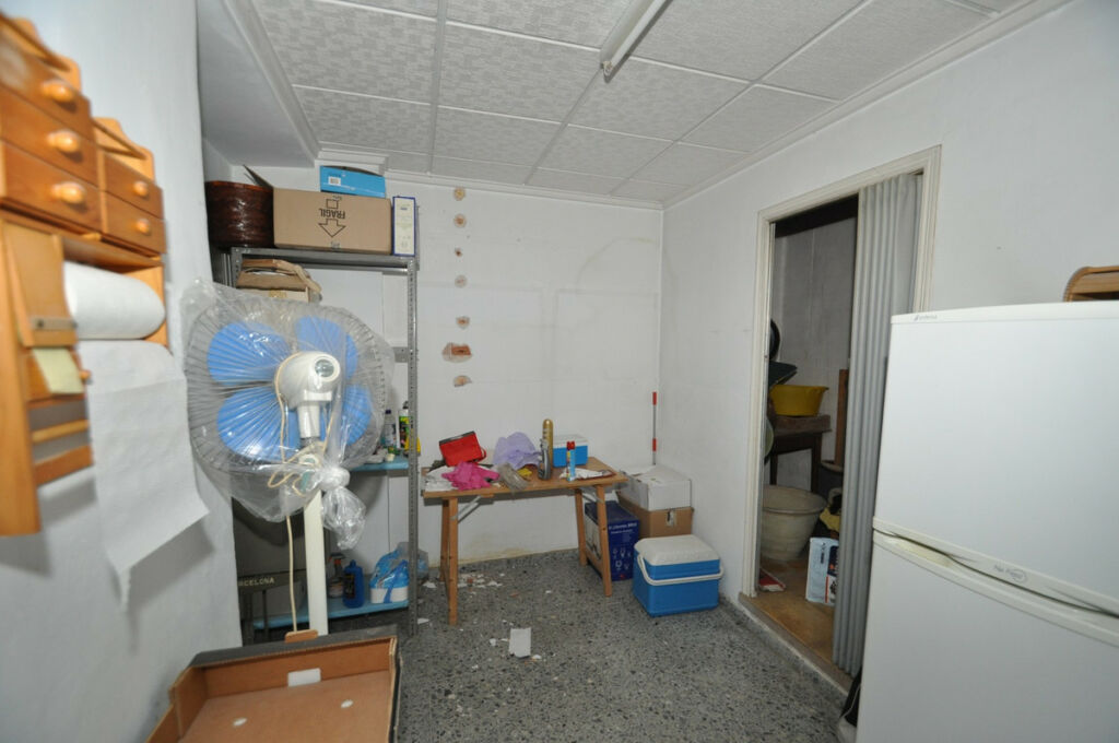Townhouse Petrer Alicante - image 15