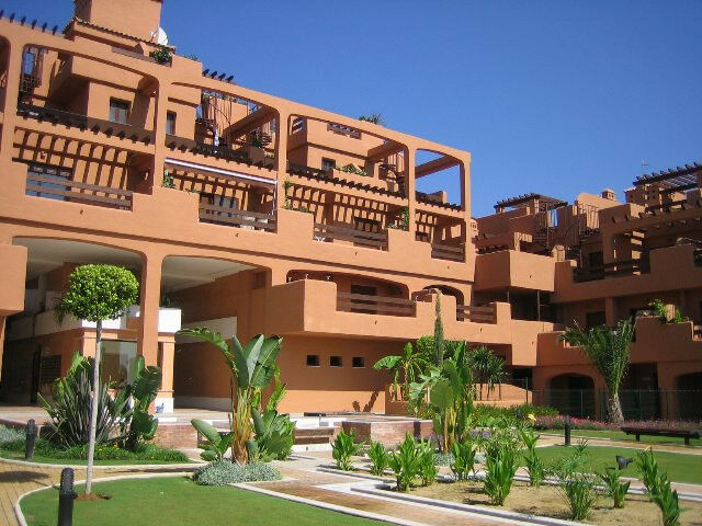 Middle Floor Apartment Estepona Málaga - image 15