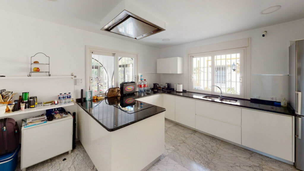 Detached Villa Benajarafe Málaga - image 15