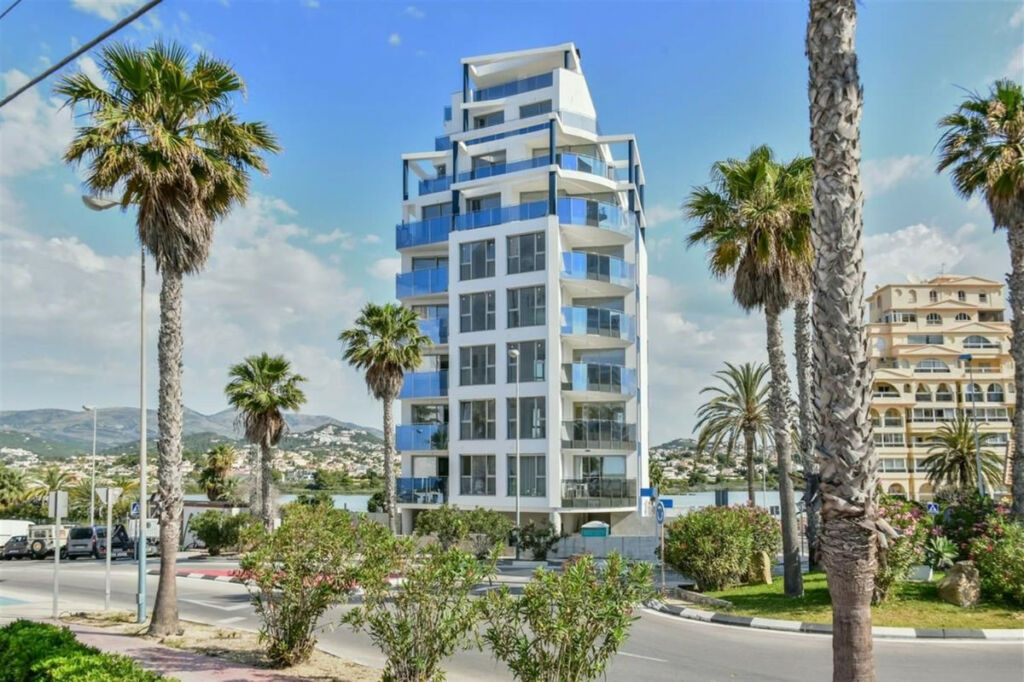 Middle Floor Apartment Calpe Alicante - image 15