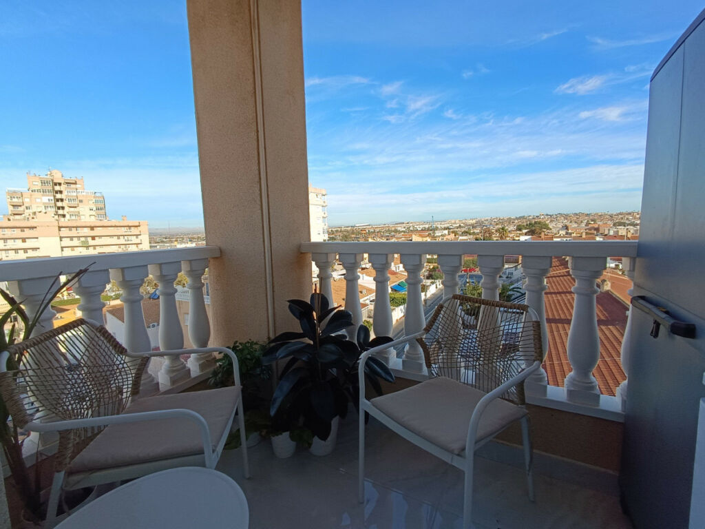 Middle Floor Apartment Aguas Nuevas Alicante - image 16