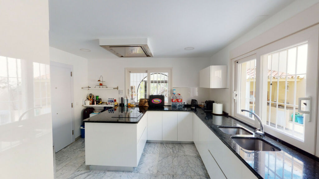 Detached Villa Benajarafe Málaga - image 16