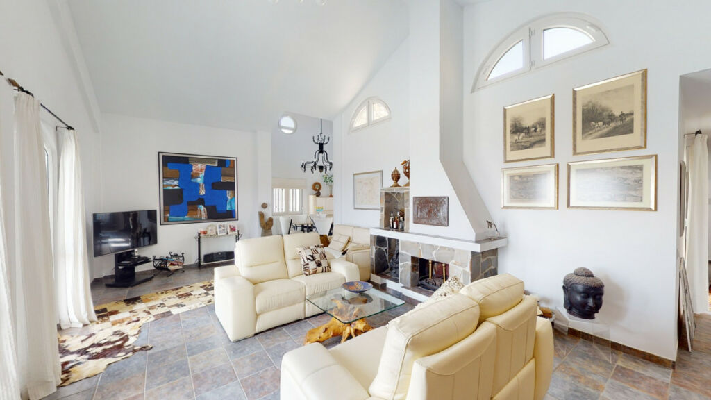 Detached Villa Sayalonga Málaga - image 16