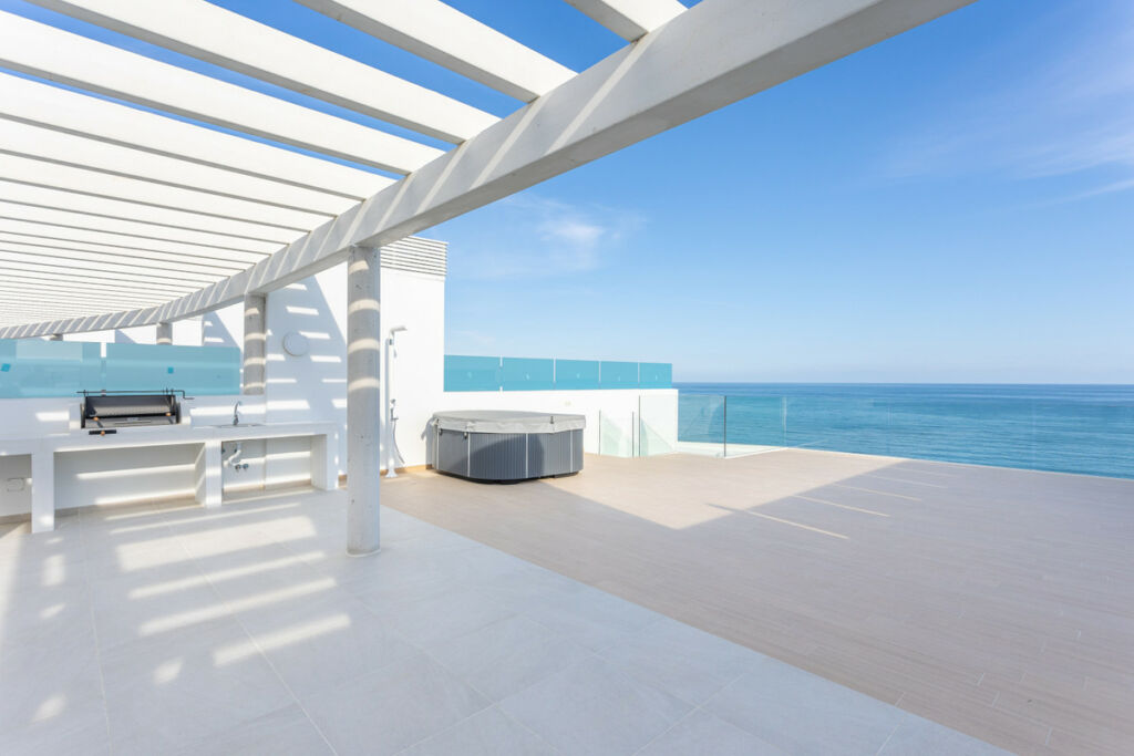 Penthouse Carvajal Málaga - image 16