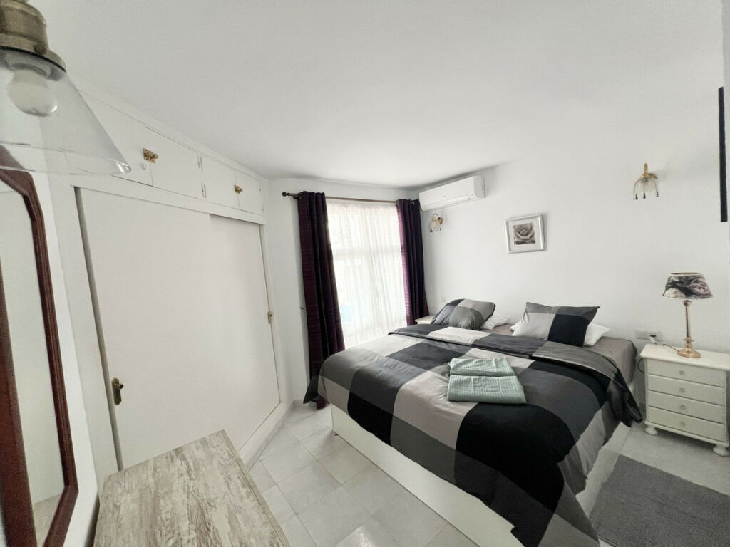 Middle Floor Apartment Calahonda Málaga - image 16