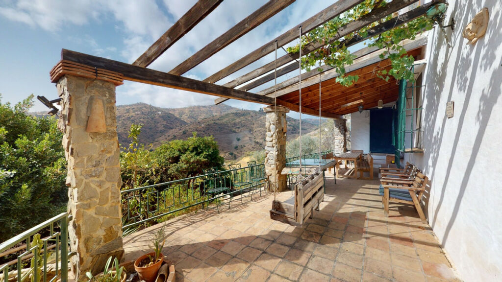 Detached Villa Sayalonga Málaga - image 16