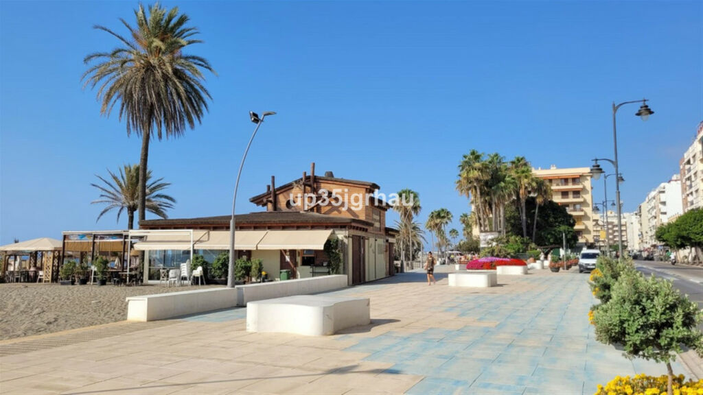 Middle Floor Studio Estepona Málaga - image 16