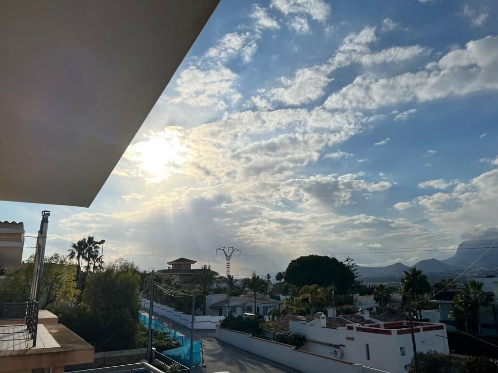 Detached Villa Albir Alicante - image 16