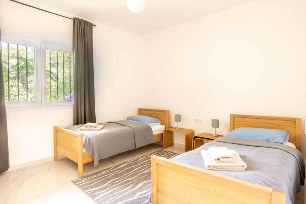 Middle Floor Apartment Cabopino Málaga - image 16