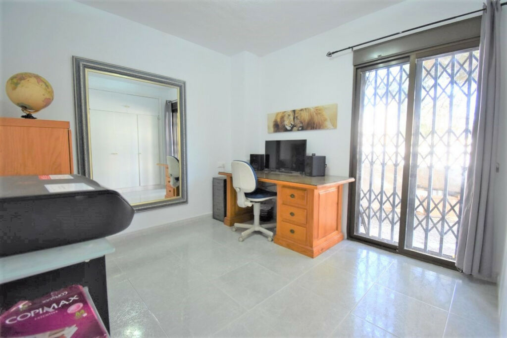 Detached Villa Villamartin Alicante - image 16