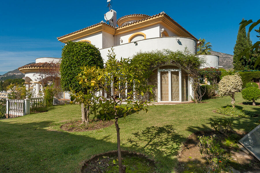 Detached Villa Benalmadena Málaga - image 16