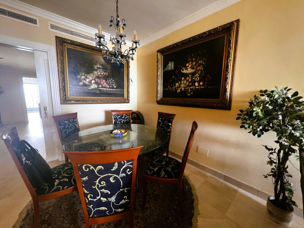 Middle Floor Apartment Puerto Banús Málaga - image 16