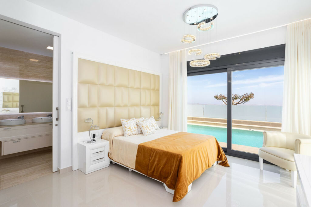 Detached Villa San Miguel de Salinas Alicante - image 16