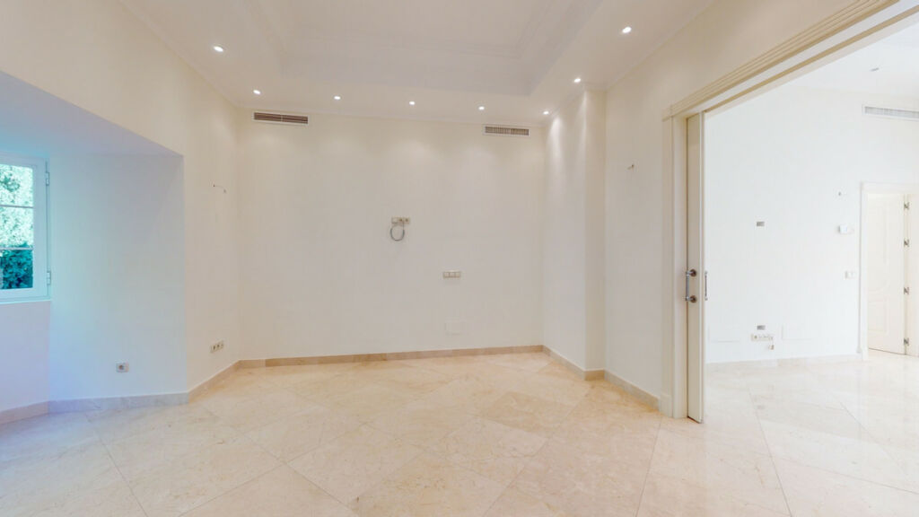Detached Villa Los Arqueros Málaga - image 16