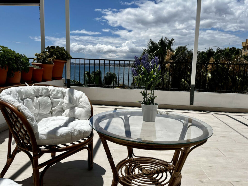 Middle Floor Apartment Benalmadena Málaga - image 16