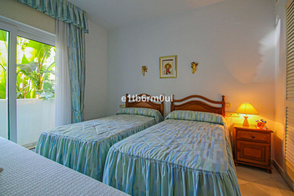 Ground Floor Apartment The Golden Mile Málaga - image 17