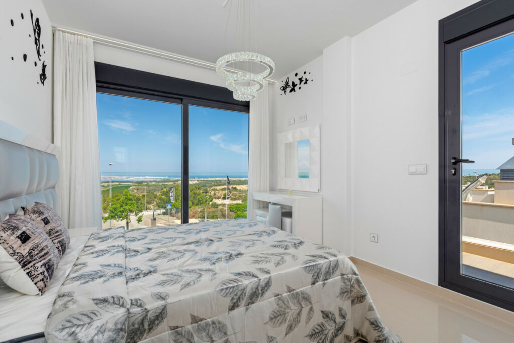 Detached Villa San Miguel de Salinas Alicante - image 17