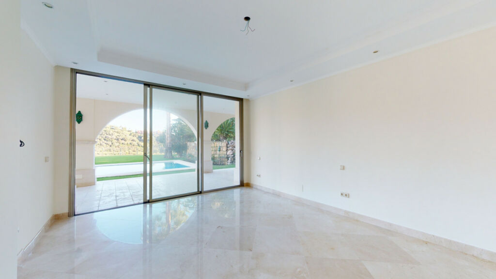 Detached Villa Los Arqueros Málaga - image 17