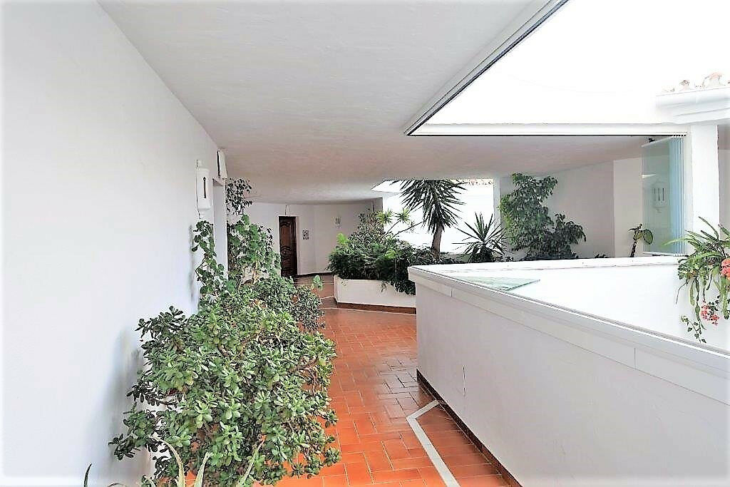 Middle Floor Apartment Puerto Banús Málaga - image 17