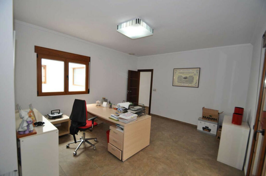 Townhouse Pinoso Alicante - image 16