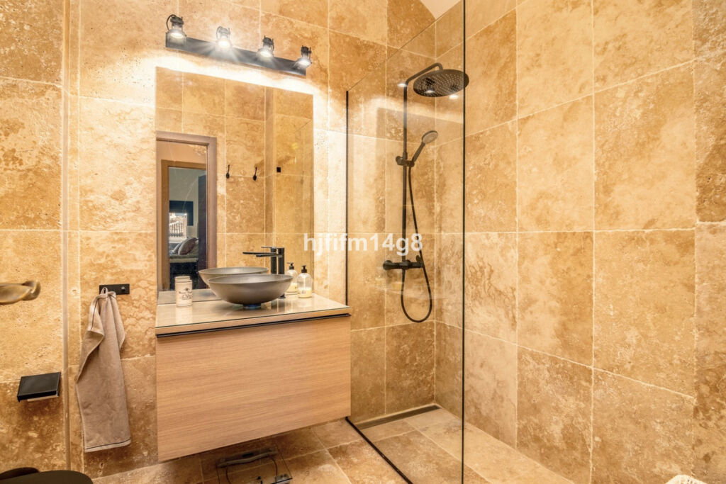 Penthouse Duplex Nueva Andalucía Málaga - image 17