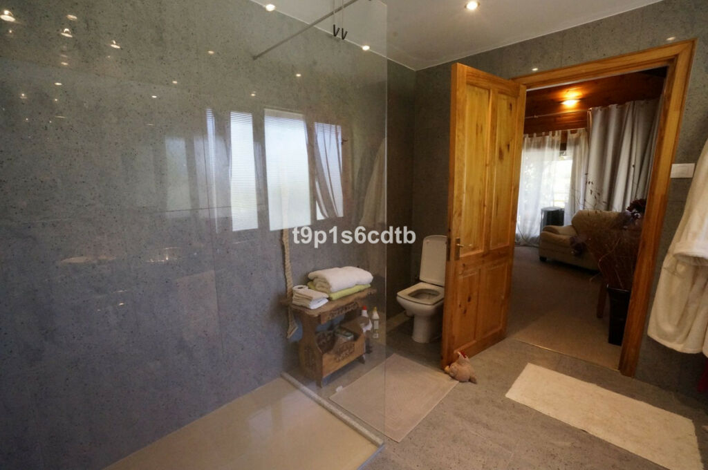 Detached Villa Monda Málaga - image 17