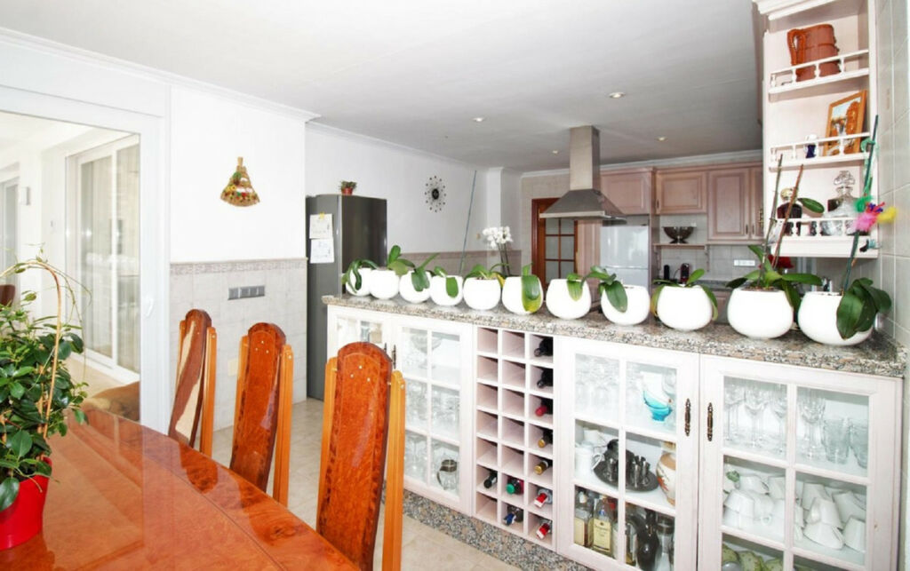 Detached Villa El Paraiso Málaga - image 17