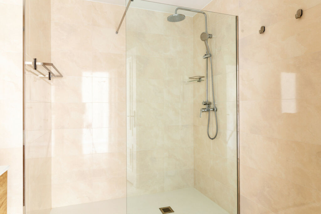 Middle Floor Apartment Cabopino Málaga - image 17