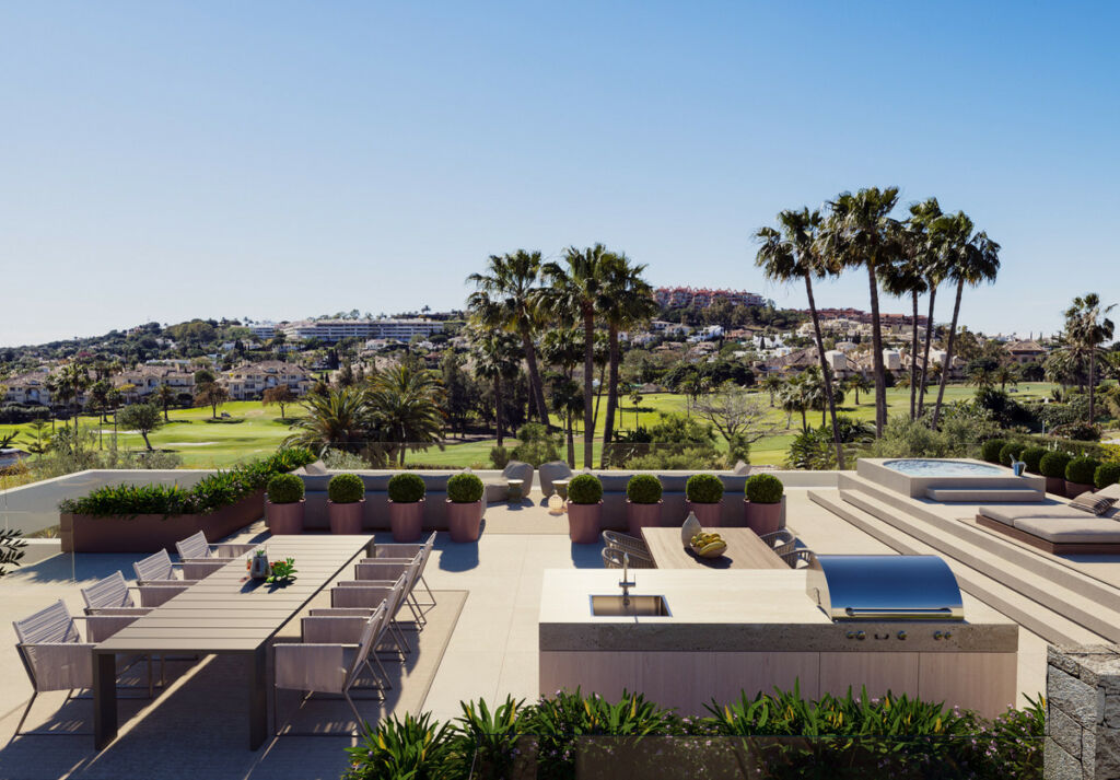 Detached Villa Nueva Andalucía Málaga - image 17