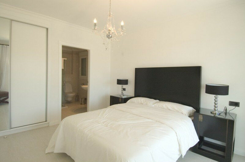 Ground Floor Apartment La Fustera Alicante - image 17
