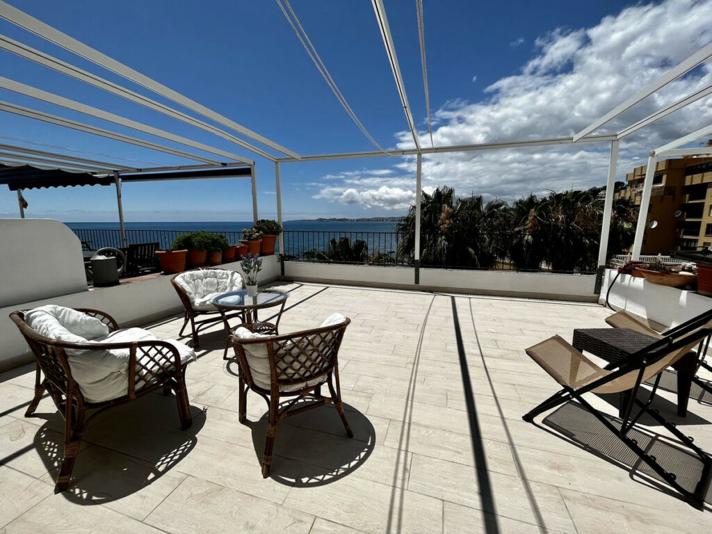 Middle Floor Apartment Benalmadena Málaga - image 18