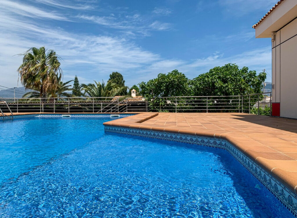 Detached Villa Albir Alicante - image 4