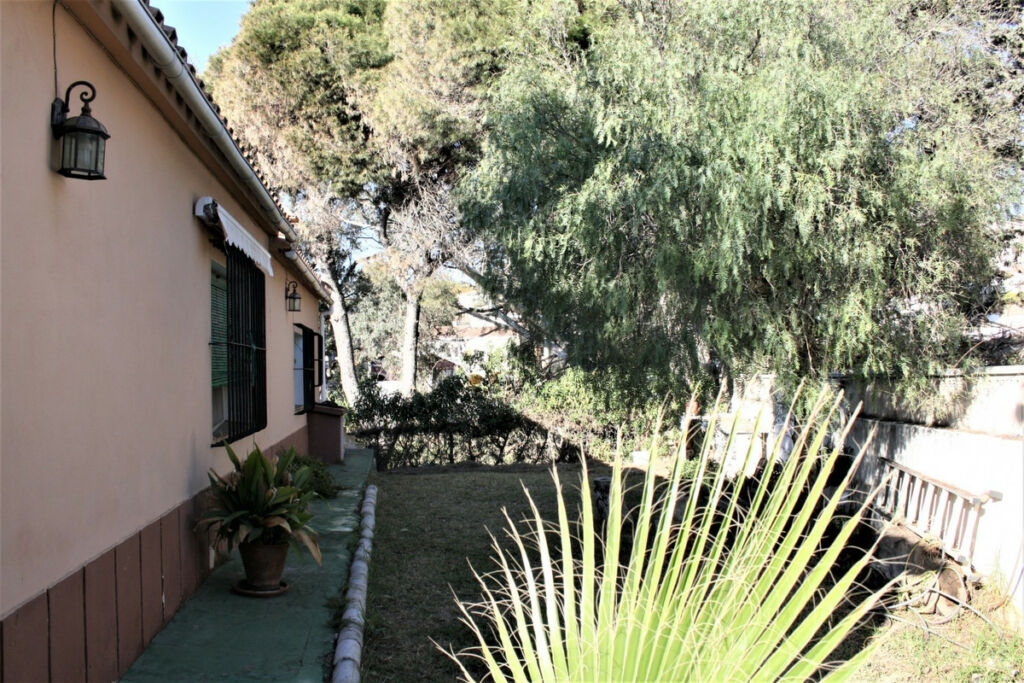 Detached Villa Benajarafe Málaga - image 17