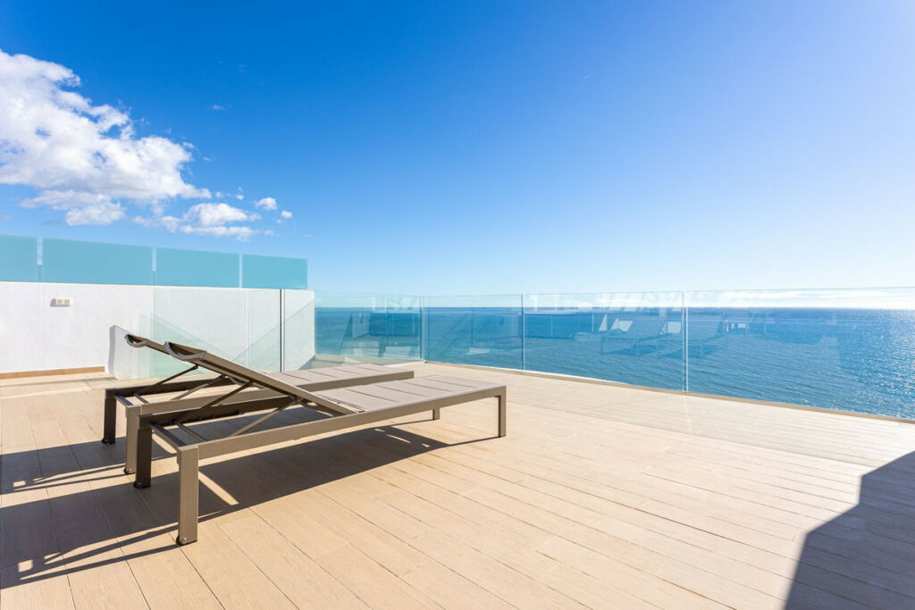 Penthouse Carvajal Málaga - image 18