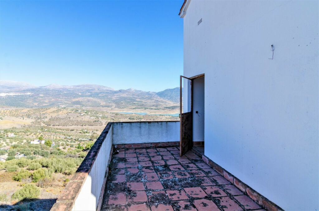 Detached Villa La Viñuela Málaga - image 18
